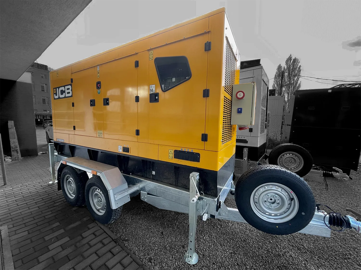 Prenájom elektrocentrály JCB-165